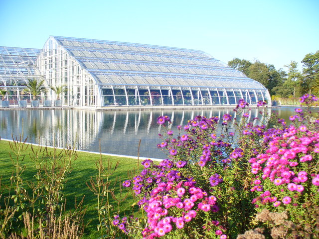  © Copyright Colin Smith and licensed for reuse under this Creative Commons Licence